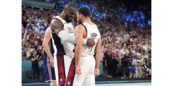 Ljubitelji košarke vidjeli su dugo očekivanu kombinaciju sjajnih igrača Ljubitelji košarke vidjeli su dugo očekivanu kombinaciju sjajnih igrača